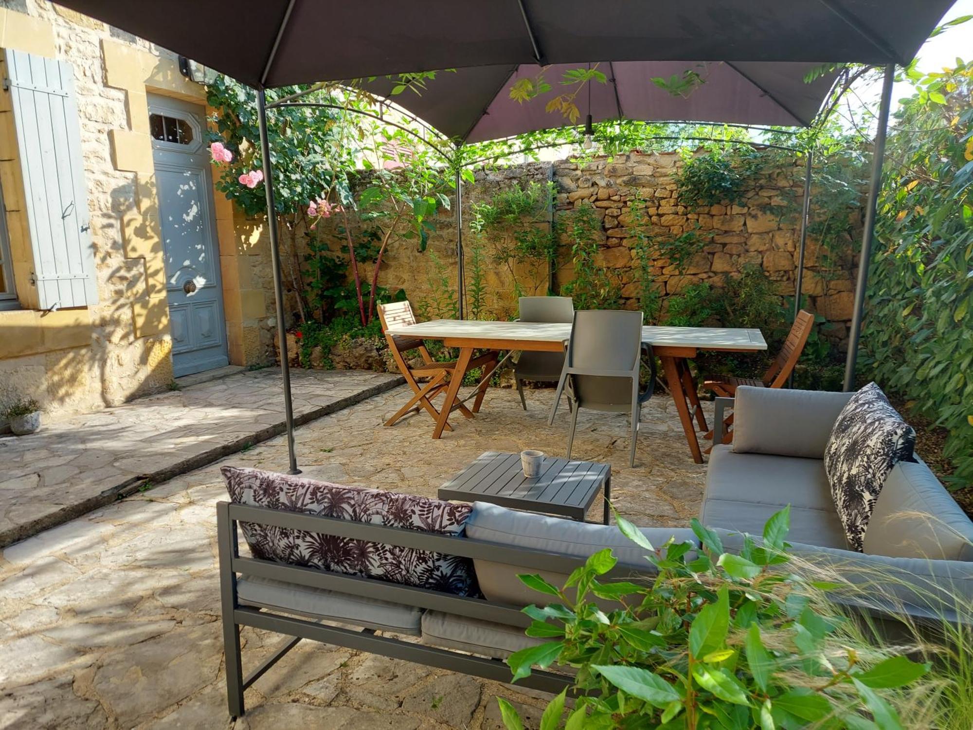 Rue Du Chateau Bed & Breakfast