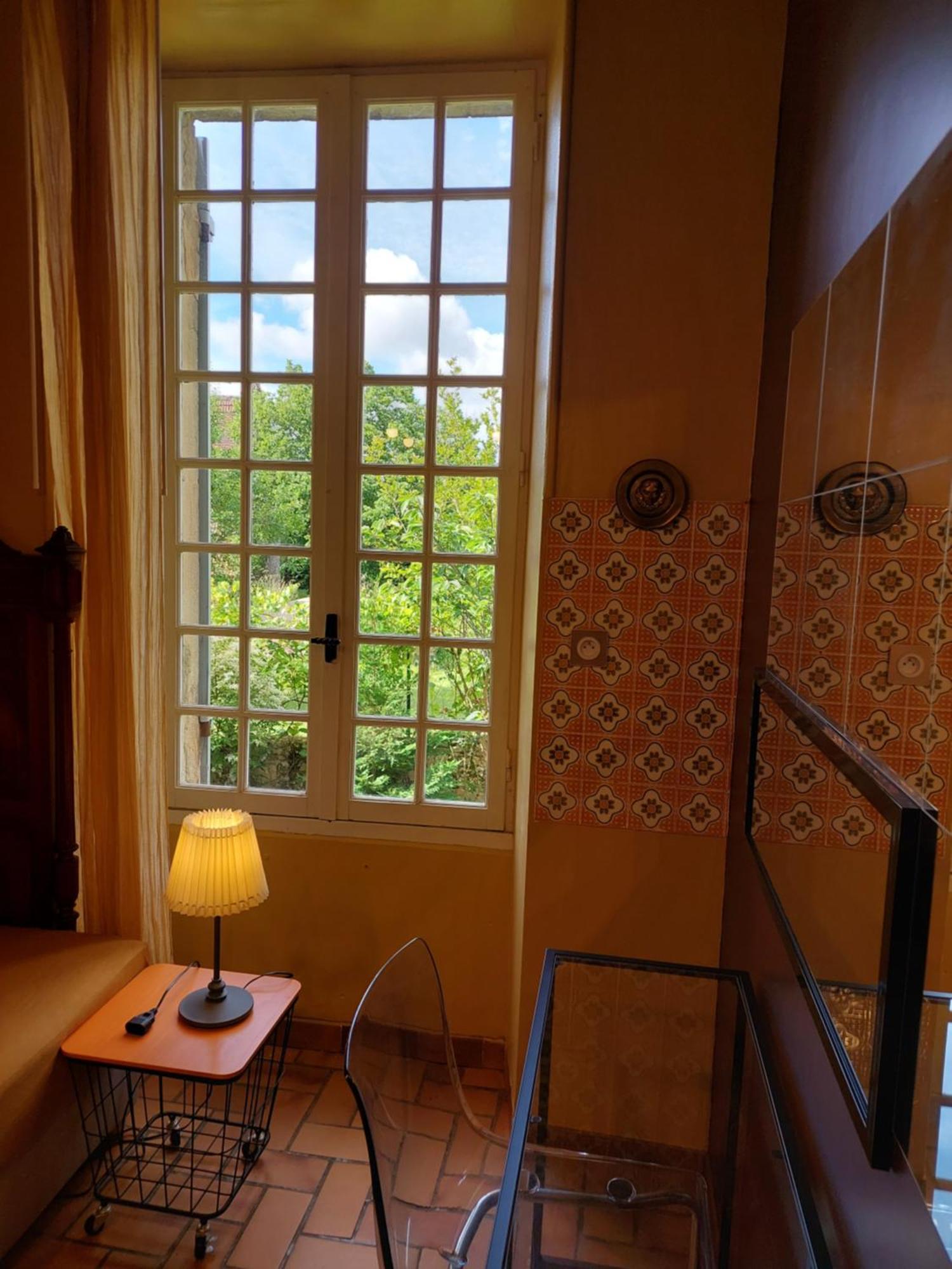Rue Du Chateau Bed & Breakfast