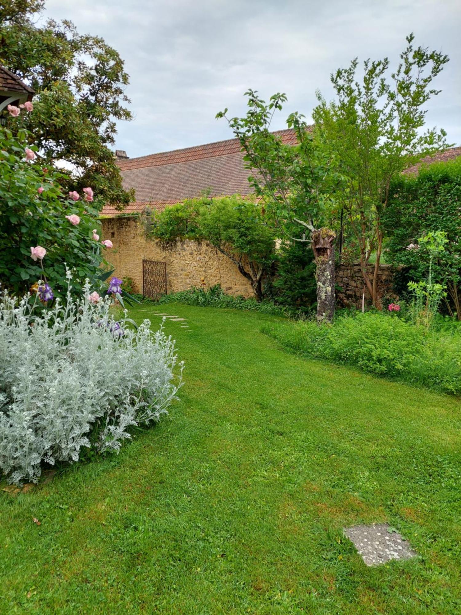 Rue Du Chateau Bed & Breakfast