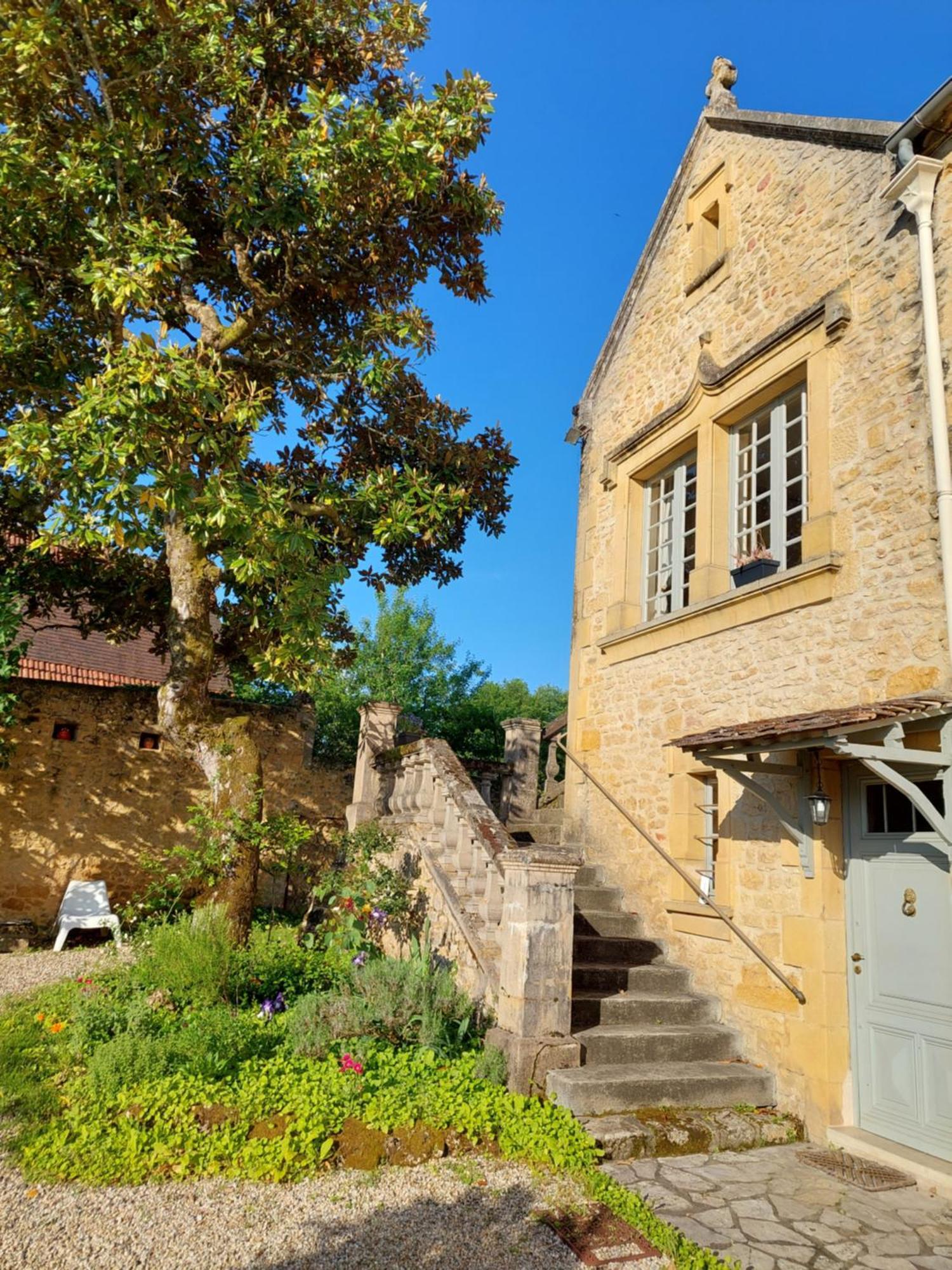 Rue Du Chateau
